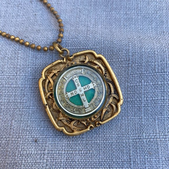 VSA Virgins Saints and Angels Necklace - Gold Tone Green Vintage Antique Cross - Picture 4 of 11